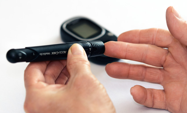 testing for diabetes on finger